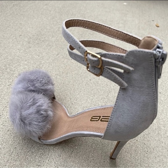 X2B Catrina Grey Pom open toe heels - Picture 3 of 4